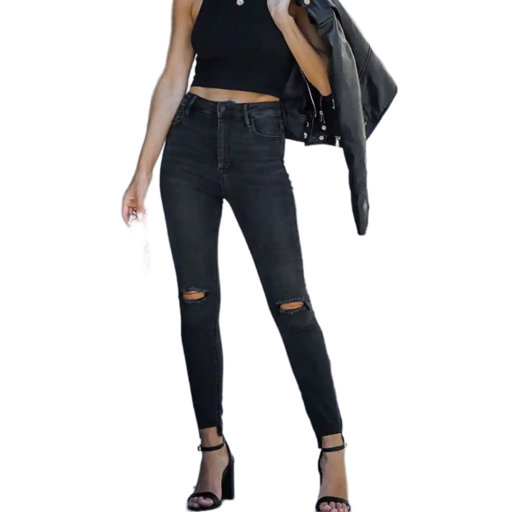 NWT - women’s  Hidden Jeans - Size 28